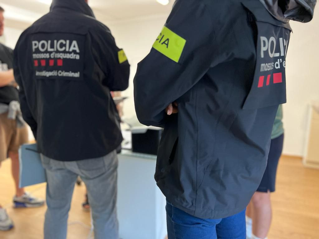 En marxa un dispositiu dels Mossos contra el tràfic de droga a través de màquines expenedores ubicades en comerços