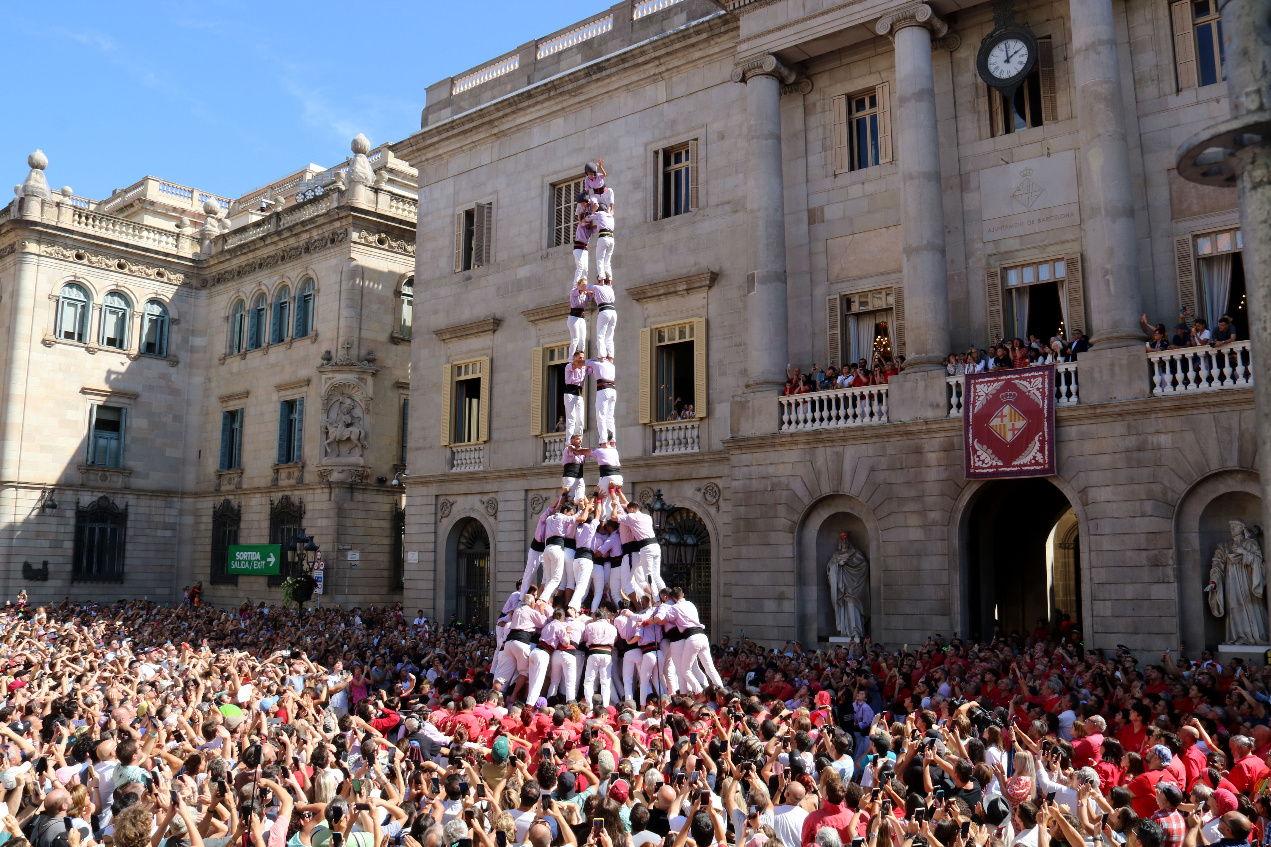 Barcelona es retroba amb els castells de gamma extra per la Mercè
