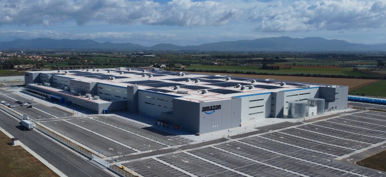 Comença el procés de selecció per cobrir 500 llocs de feina del centre logístic d’Amazon, al Far d’Empordà