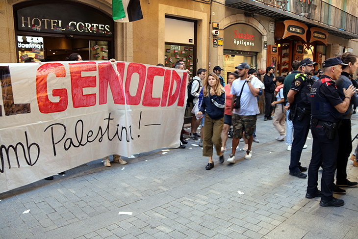 Ocupen l’hotel d’un magnat israelià al centre de Barcelona per denunciar el “genocidi” a Gaza