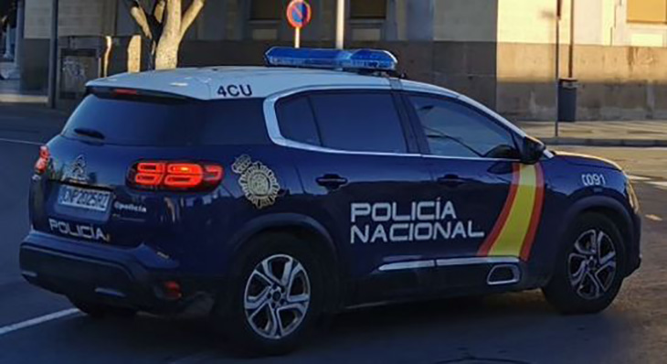 Detingut el líder d’una xarxa que es dedicava a empadronar estrangers i a concertar matrimonis fraudulents a Girona