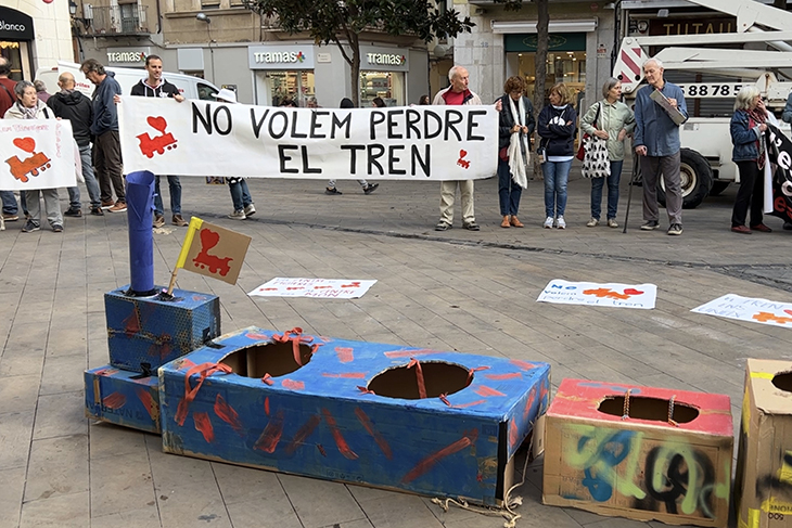 Defensem el tren de l’Empordà s’oposa al trasllat de l’estació de Figueres coincidint amb la creació d’un comissionat