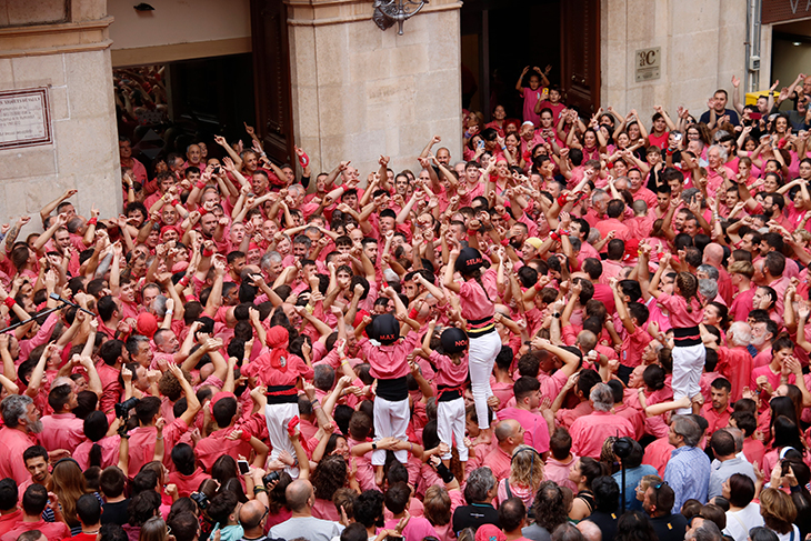 Recital de gamma extra dels Xiquets de Valls en una Santa Úrsula que es queda sense castell de 10