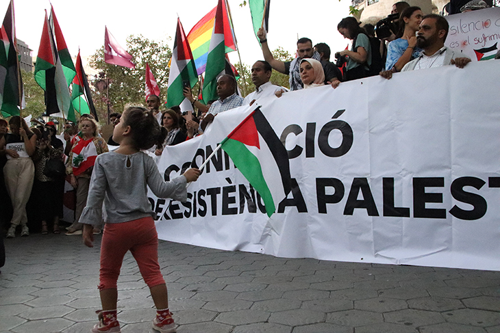 Més de mig miler de persones denuncien des de Barcelona el setge a Gaza i la “complicitat” de la UE amb Israel