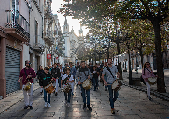 Matinades i lliurament de camises als socis d’honor, entre altres activitats, donen inici a la diada de Tots Sants