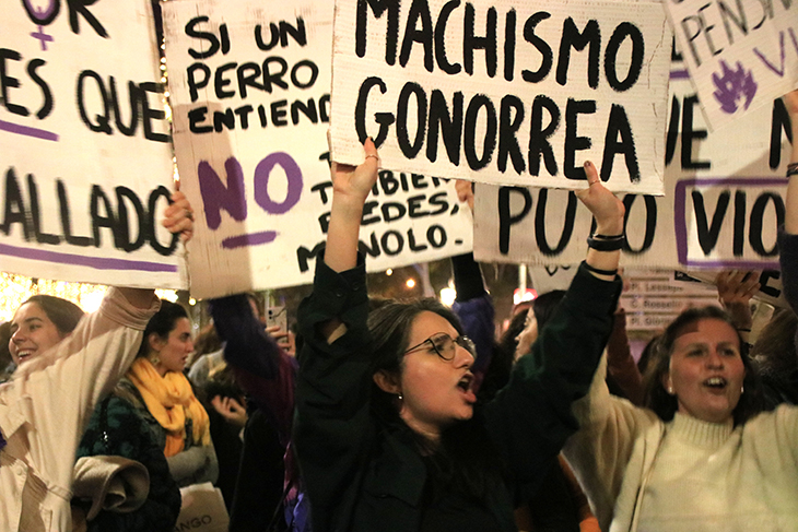 La manifestació feminista del 25-M omple Barcelona per reivindicar que “s’ha acabat”