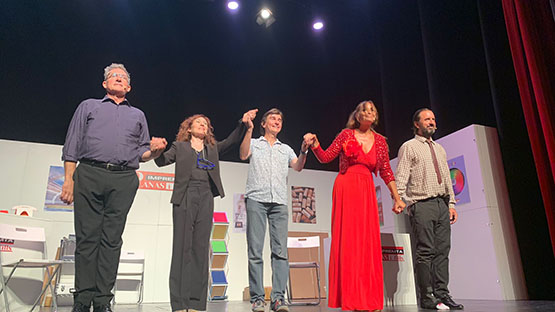 L’obra teatral “Cunyades”, gestada al Penedès, acaba la gira de més d’un any i mig que l’ha portat per 35 municipis