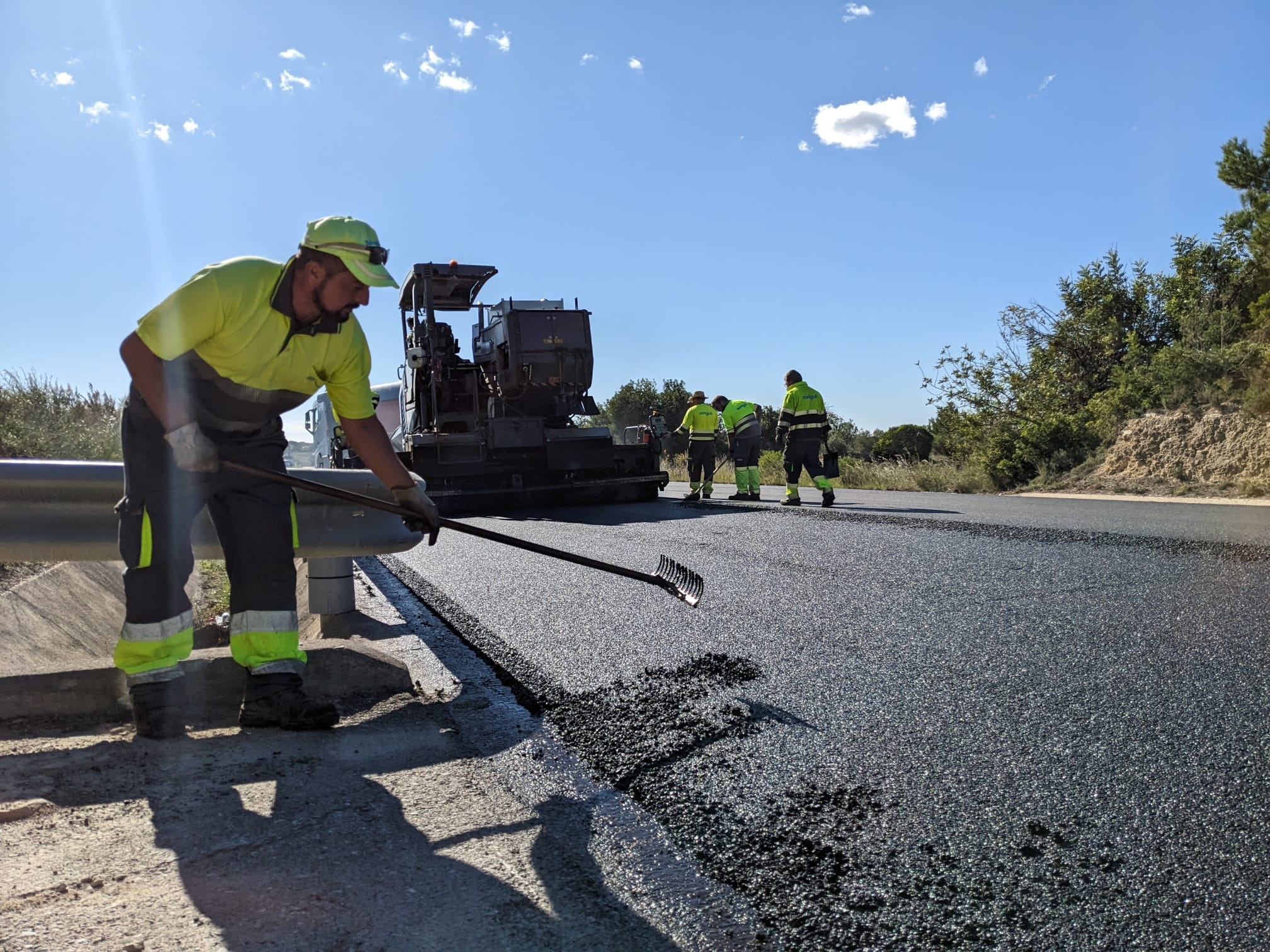 Assagen en una carretera de la Secuita un nou paviment asfàltic més sostenible desenvolupat per la URV