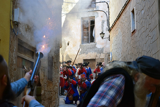 Sant Quintí tornarà a cremar i es transformarà en una vila del segle XVIII aquest cap de setmana en la Fira Mata-degolla