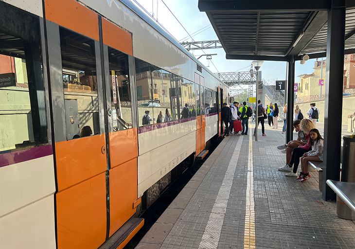 Renfe licita per 7,2 MEUR la millora dels sistemes d’informació a les estacions de Rodalies