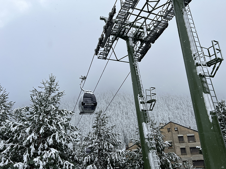 Baqueira Beret treballa per poder obrir entre 25 i 30 quilòmetres de pistes el proper dissabte