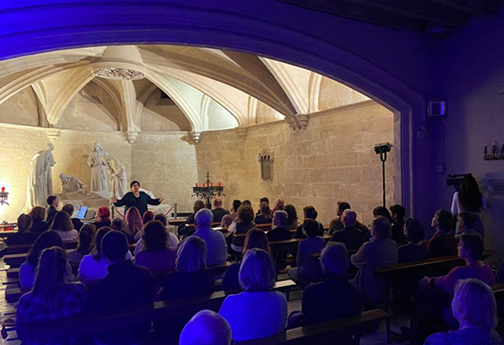 La soprano Begoña Alberdi va oferir ahir un concert exclusiu per al públic més fidel de la temporada d’espectacles de Vilafranca