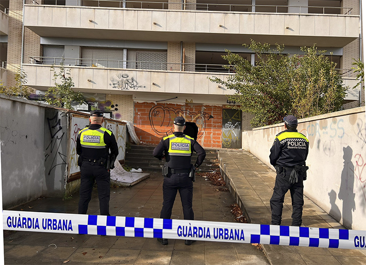 Una vintena d’entitats critiquen la manera com es va desocupar un bloc a Figueres