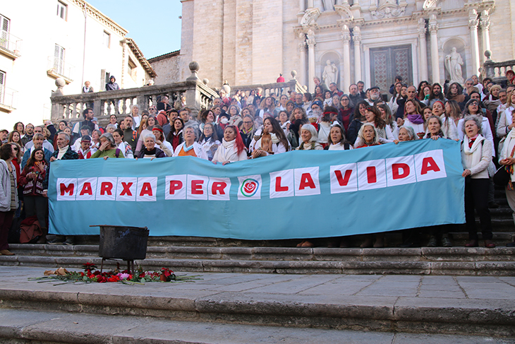 Mig miler de persones participen en una “marxa per la vida” a Girona en suport a les mares israelianes i palestines