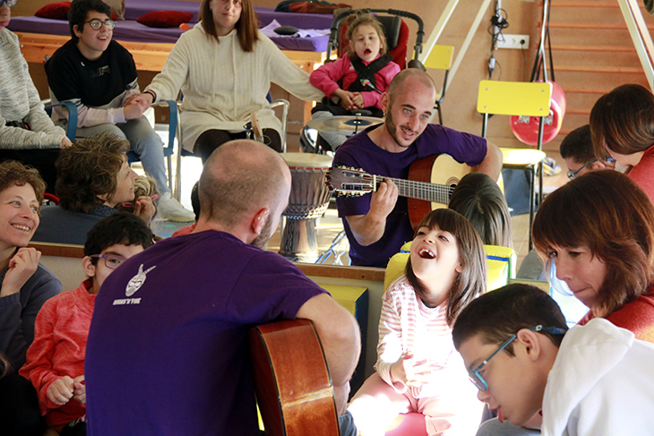 L’Escola Alba de Tàrrega recapta fons per finançar sessions de musicoteràpia a infants i joves amb necessitats especials