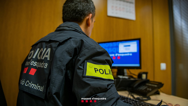 Nou detinguts per desviar més de dos milions d’euros d’un banc fent-se passar per hereus de difunts
