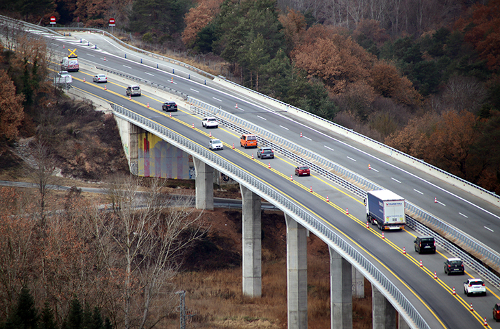 Reobren la circulació als camions de més de 30 tones a l’Eix Transversal pel viaducte de Sant Sadurní d’Osormort