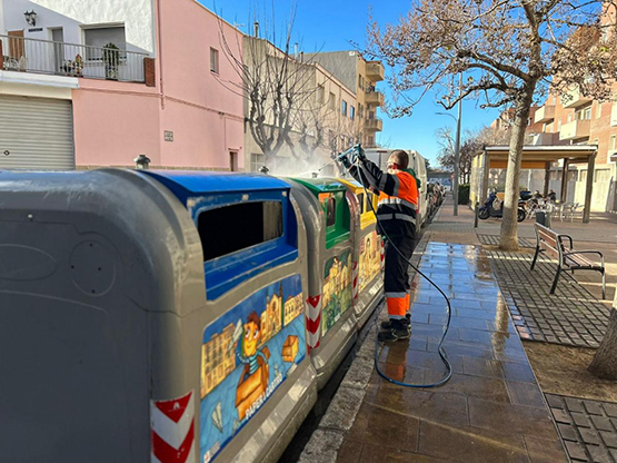 Vilafranca comença a utilitzar aigua freàtica de pous per netejar contenidors