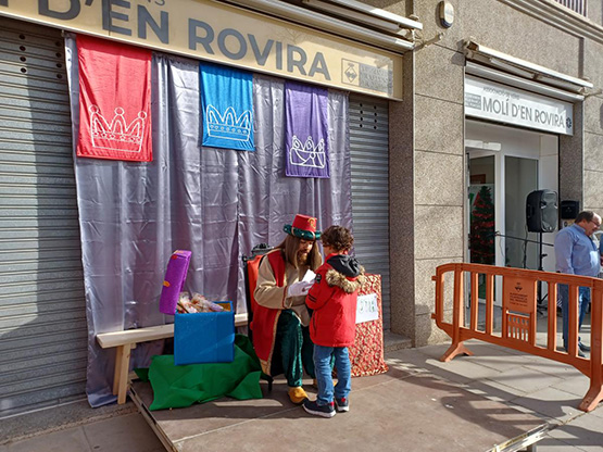 El Patge Raimon comença a recollir les cartes dels infants vilafranquins