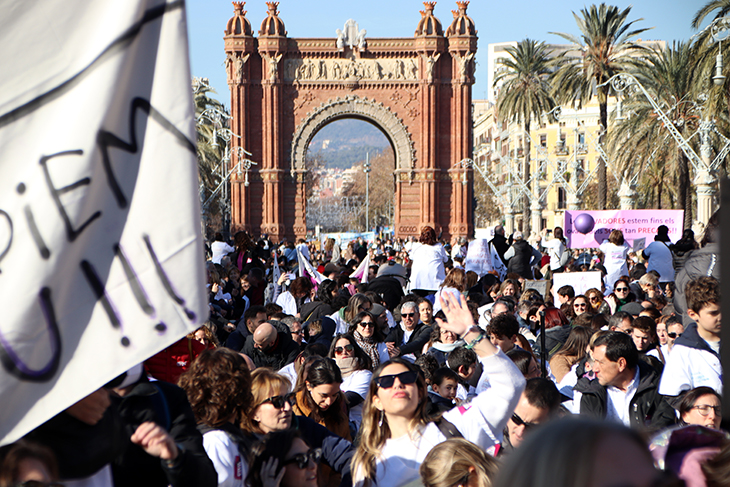 Infermeres de Catalunya desconvoca la vaga indefinida després de pactar amb Salut millores organitzatives