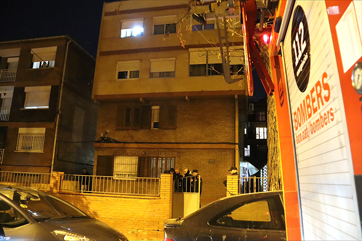 Troben els cossos d’un home i els seus dos fills menors en un pis del districte d’Horta de Barcelona