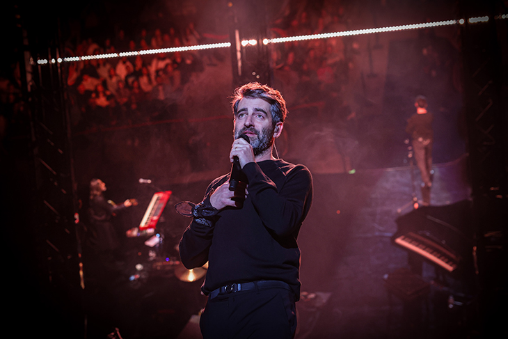 Joan Dausà fa embogir el Palau Sant Jordi i posa el punt final a la gira ‘Jo mai mai’