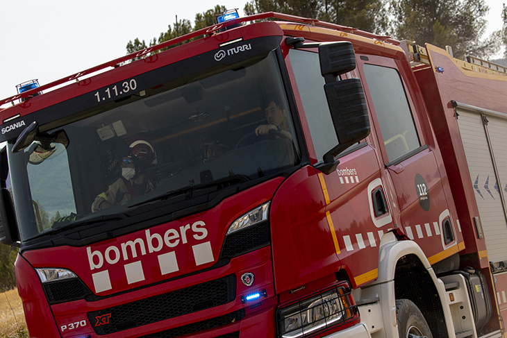 Una persona mor en l’incendi d’una caravana a Flix
