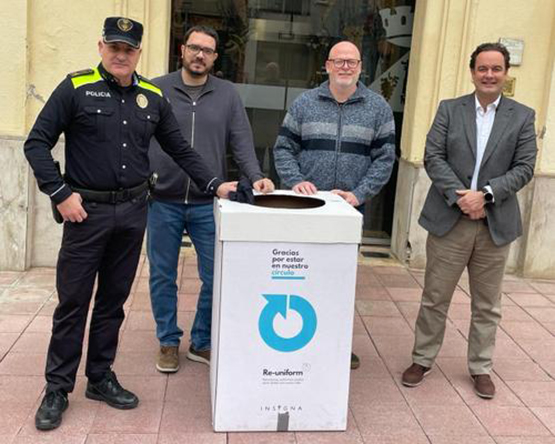 L’Ajuntament de Sant Sadurní renova el conveni per reciclar els uniformes de la Policia Local