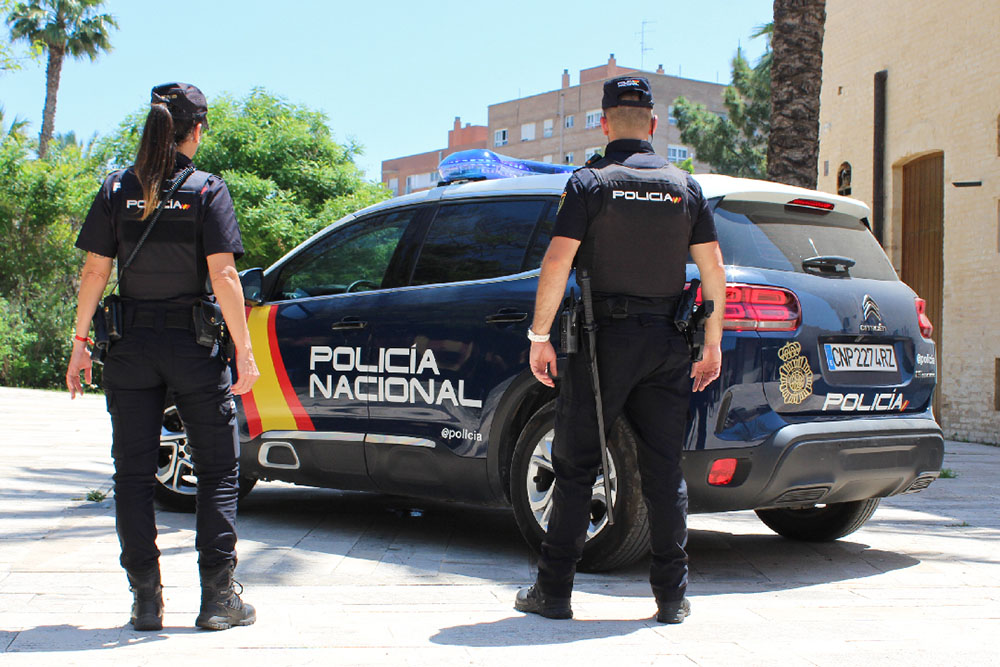 La Policia Nacional deté a la Seu d’Urgell un home per trencar l’ordre l’allunyament a una dona que havia atracat