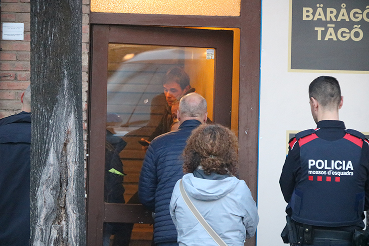 Troben una dona morta amb signes de violència en un pis d’Olot i els Mossos investiguen si és un crim masclista