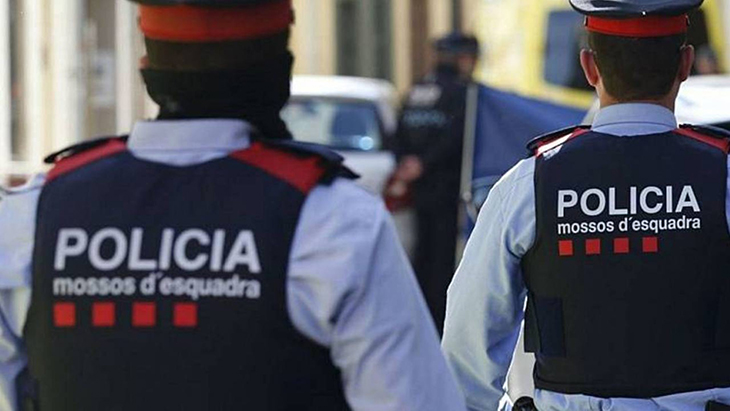 Els Mossos detenen quatre persones i desmantellen un punt de venda de drogues a Tortosa