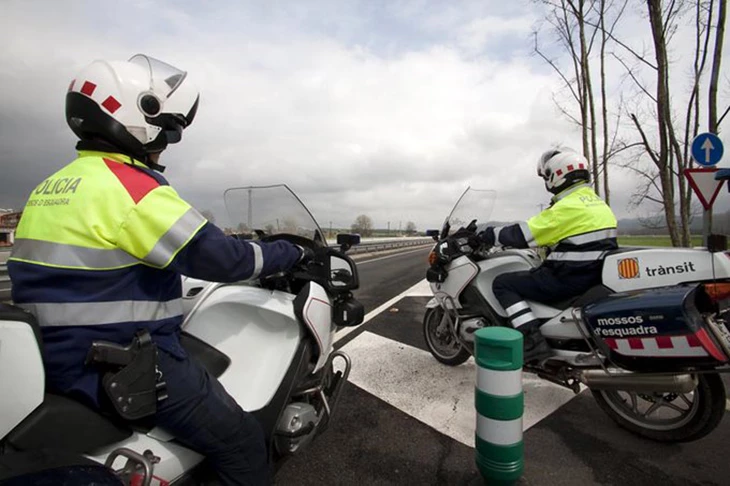 Un mort i quatre ferits en un xoc frontal entre cotxes a l’N-340, a Castellví de la Marca