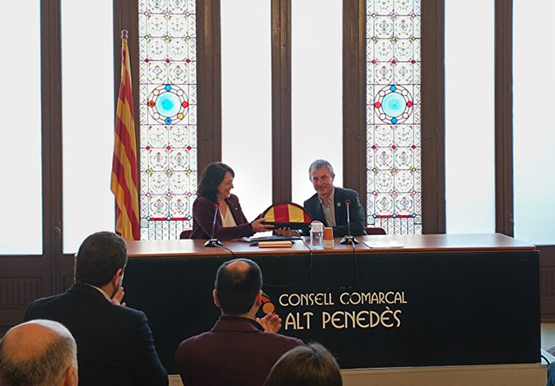 La presidenta del Parlament, Anna Erra, es va reunir divendres amb els consellers de l’Alt Penedès