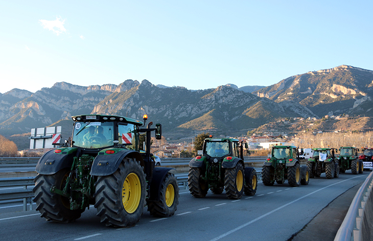 La pagesia catalana preveu tornar a mobilitzar-se dimarts a diverses carreteres del país