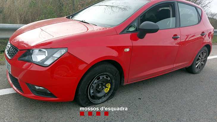 S’accidenta a Palol de Revardit i el detenen per negar-se a la prova d’alcohol i drogues i conduir amb el permís suspès