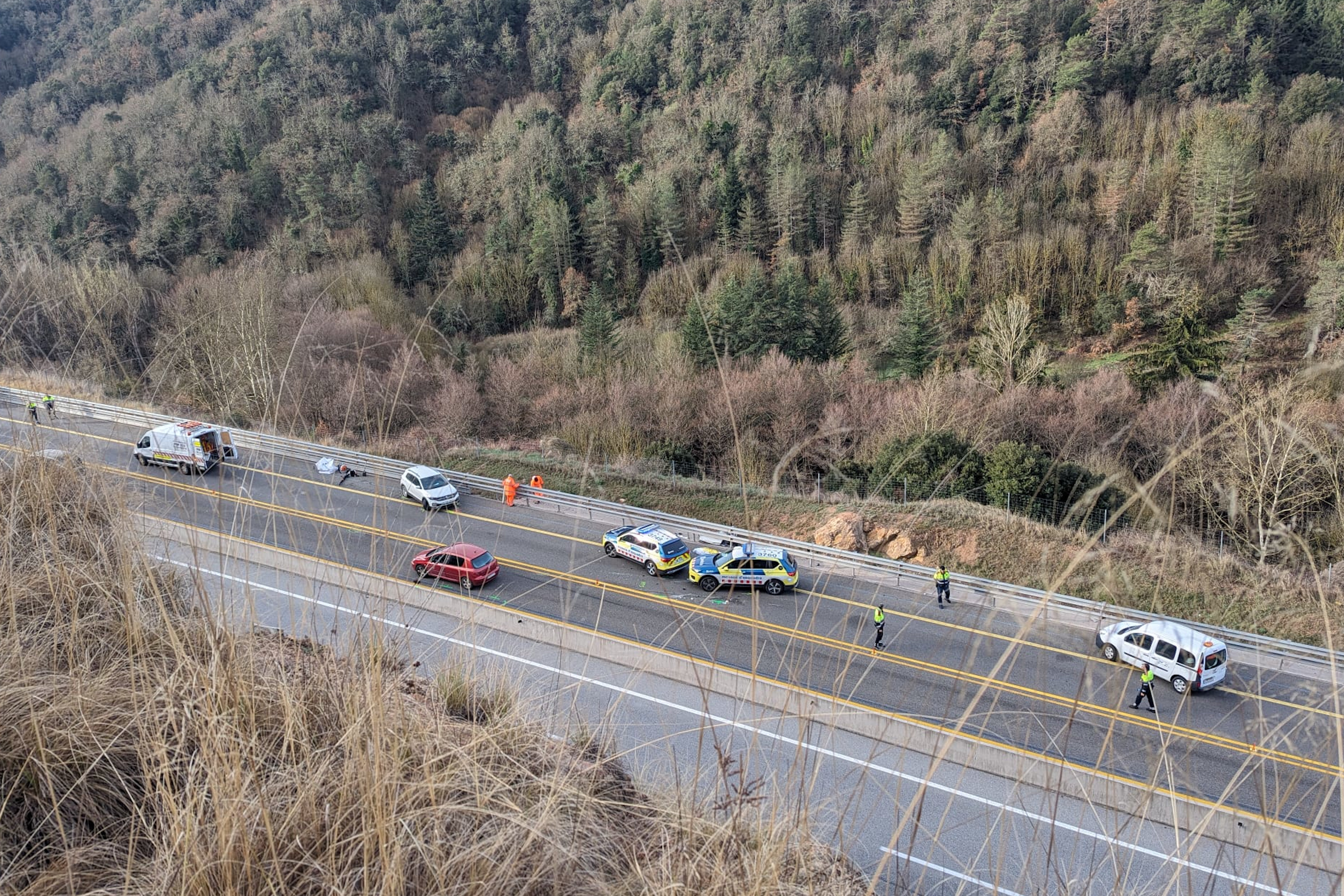 Mor el conductor d’un turisme en una col·lisió frontal amb un altre a la C-25 a Sant Sadurní d’Osormort