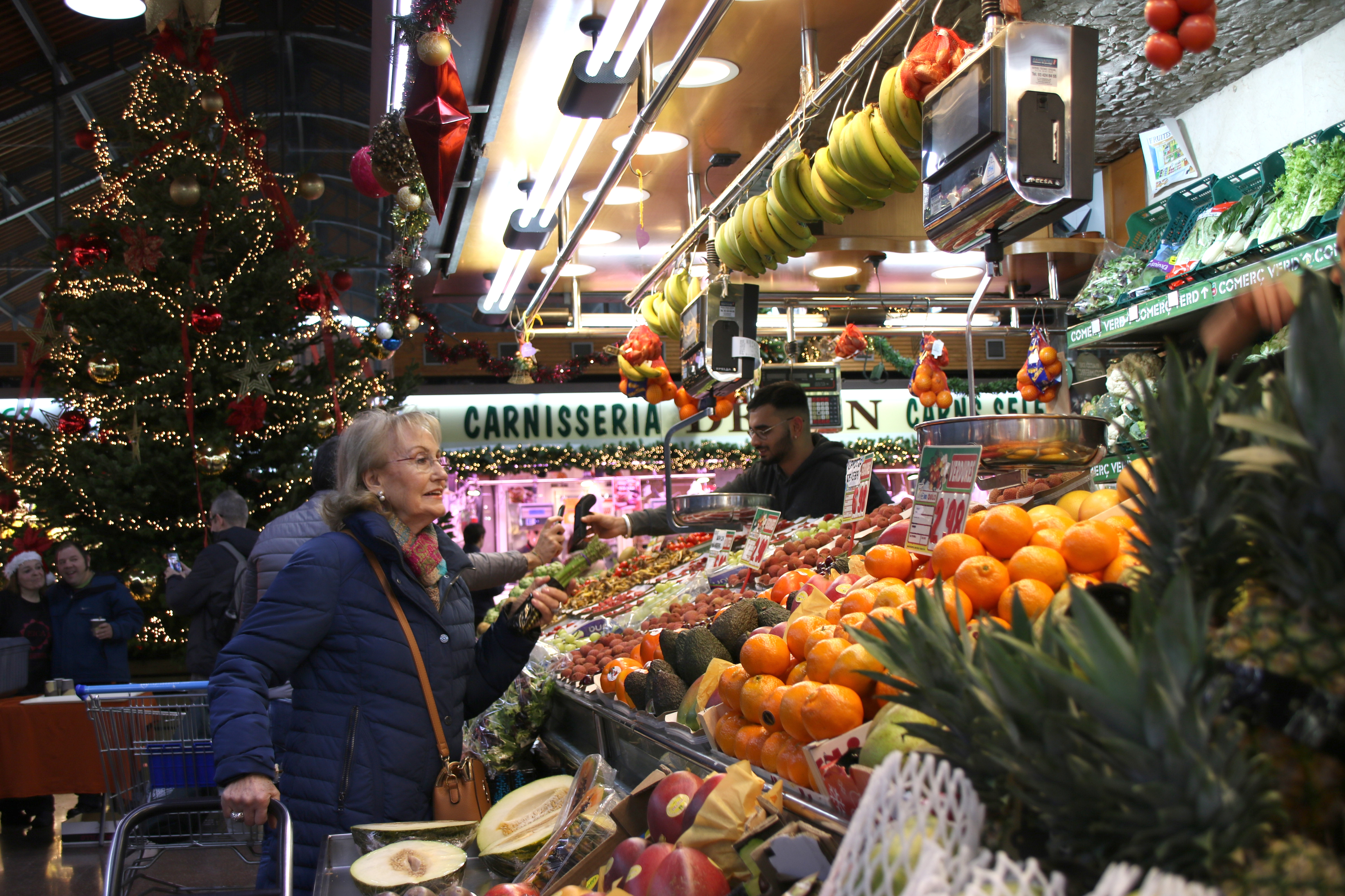 La inflació es redueix sis dècimes fins al 2,7% al febrer per la rebaixa de l’electricitat i la moderació dels aliments