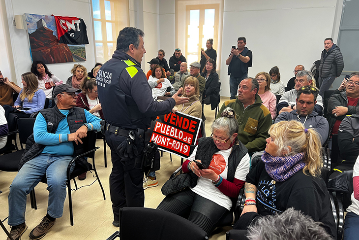 El ple de Mont-roig del Camp aprova els canvis urbanístics i la venda dels terrenys per permetre l’arribada de Lotte