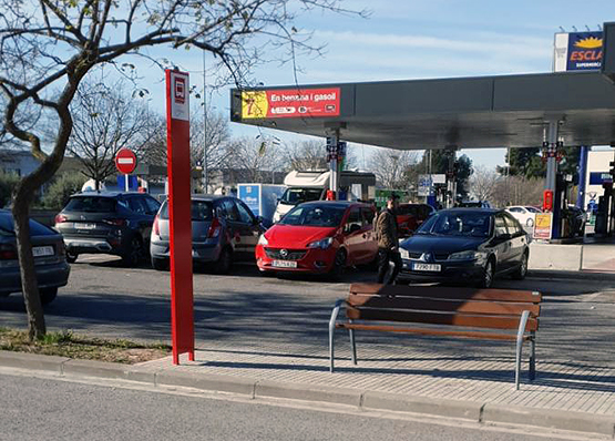 Entra en servei una parada de bus als polígons industrials Domenys II i Estació de Mercaderies