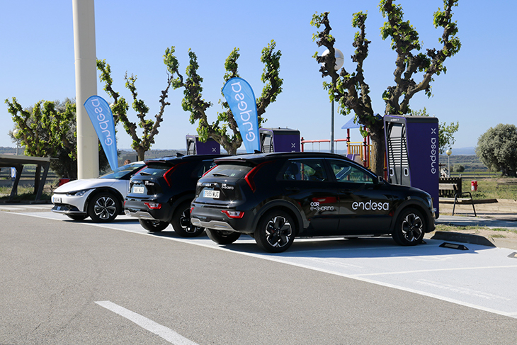 Endesa estrena a Fonolleres el primer punt de càrrega de vehicles ultraràpida a l’A-2 i el segon més potent de Catalunya