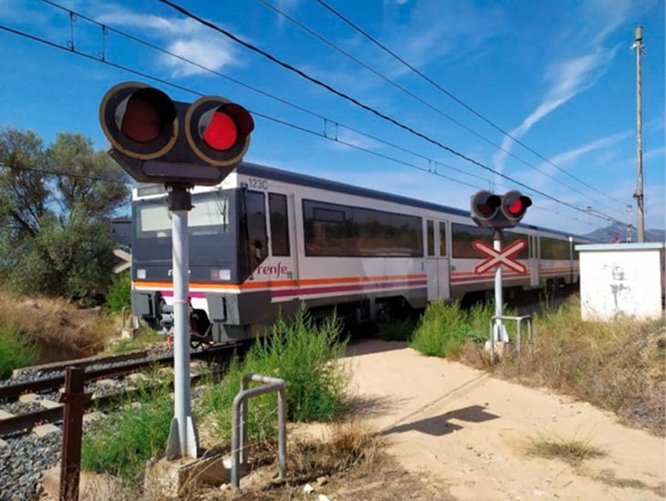 Adif eliminarà dos passos a nivell a Móra la Nova i a la Granada i en construirà dos nous d’inferiors