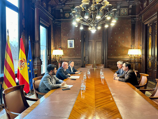 El Consell Comarcal es troba amb el delegat del Govern de l’Estat a Catalunya per parlar sobre el futur de la vinya al Penedès