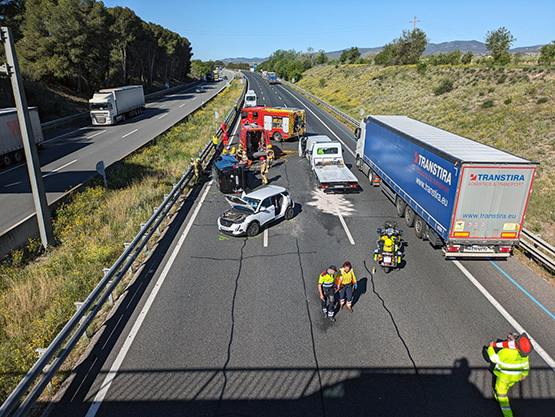 Un accident entre 4 vehicles a l’AP-7 a Vilafranca talla parcialment l’autopista i registra cues de més de 5km