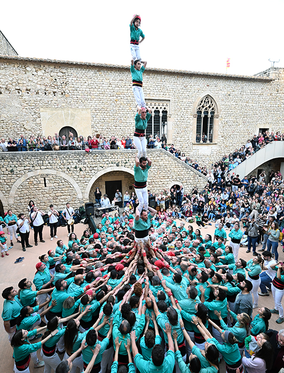 Primer pilar de 6 dels Castellers de Vilafranca a Sant Martí Sarroca