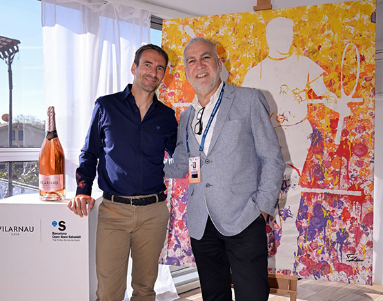 Vilarnau i Tommy Robredo presenten un quadre pintat a “cop de raqueta”