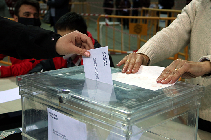 5.754.840 ciutadans estan cridats a les urnes el 12-M, un cens rècord i 130.773 persones més que el 2021