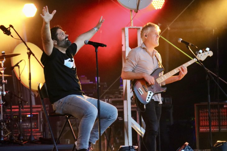 Embassa’t estroboscòpic: Antònia Font protagonitza la sessió inaugural més multitudinària del festival de Sabadell