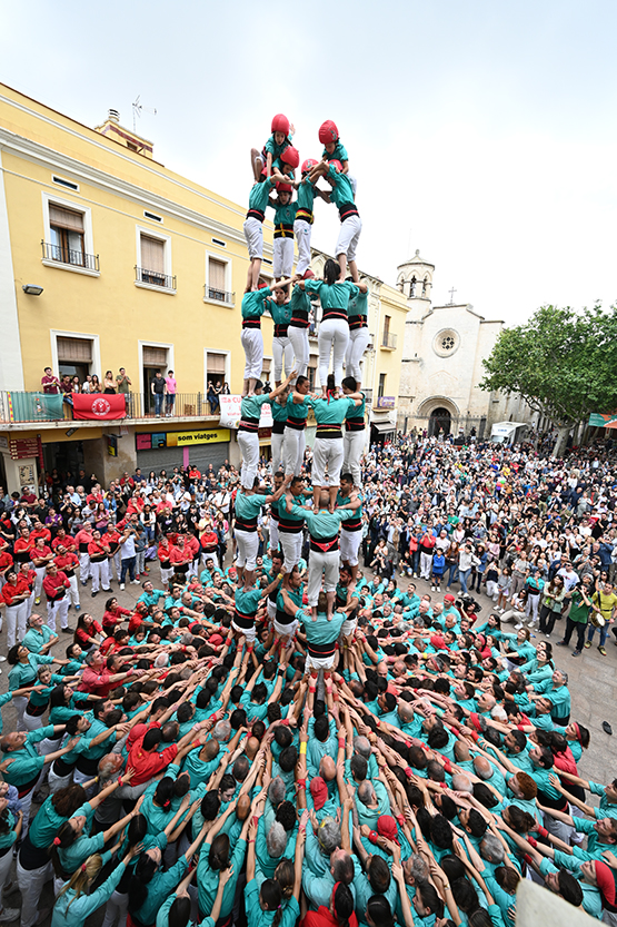 Els Verds alcen la primera tripleta màgica per Fires i els Xicots tres castells de set