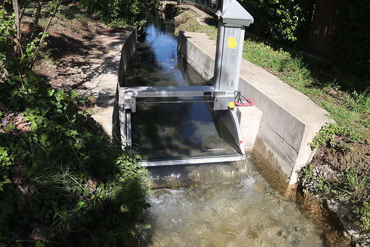 Banyoles estrena comportes basculants automatitzades per regular la sortida d’aigua de l’estany