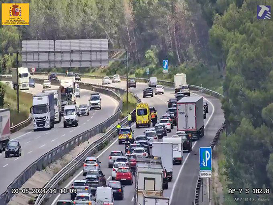 Retencions a l’AP-7 a l’Alt Penedès per accidents en la tornada de la Segona Pasqua